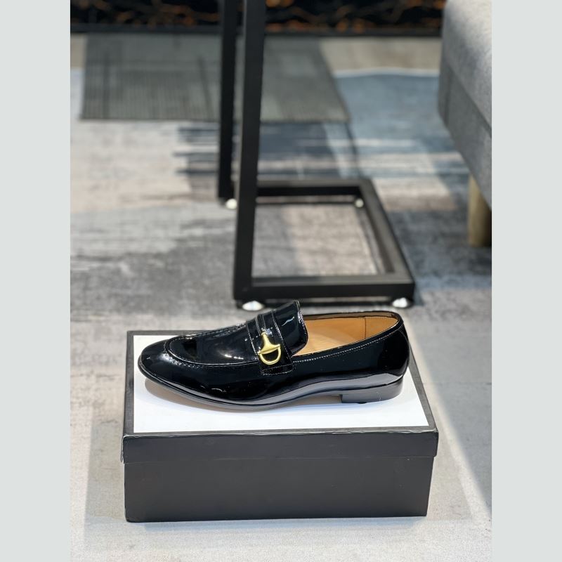 G*u*i leather shoes